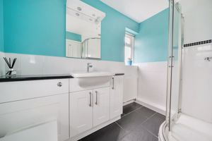Shower room- click for photo gallery